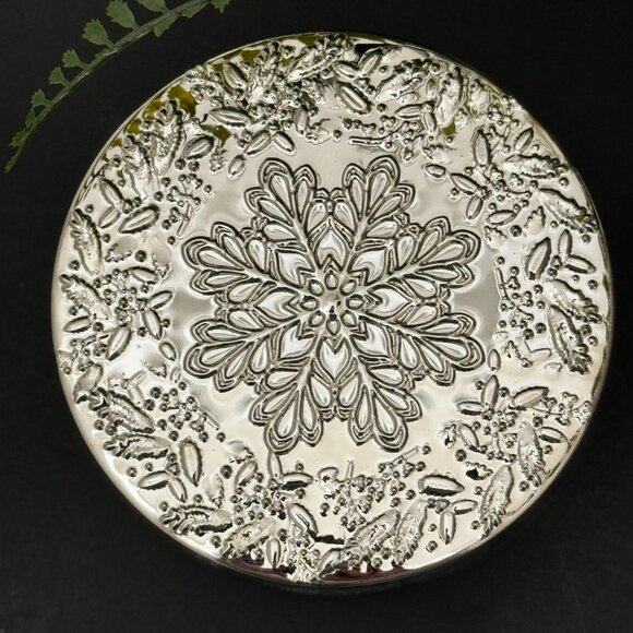 BBW Snowflakes & Cashmere Bath & Body Works 3 Wick Candle - Picture 8 of 10